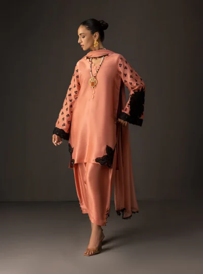 Peach Bloom Noir - Image 7