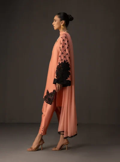 Peach Bloom Noir - Image 4
