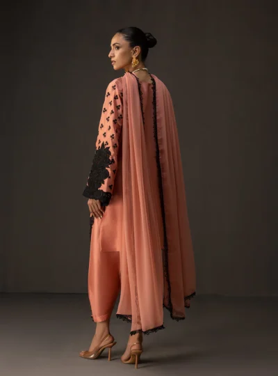 Peach Bloom Noir - Image 3