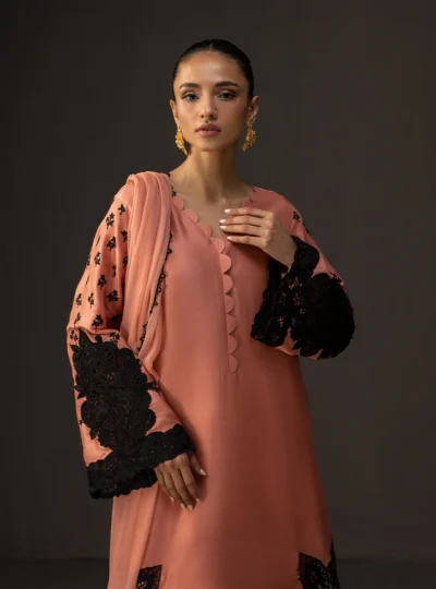 Peach Bloom Noir - Image 2