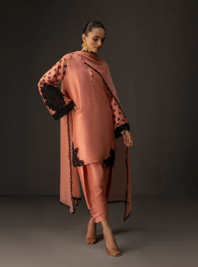 Peach Bloom Noir - Image 6