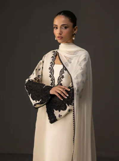 Ivory Noir - Image 6