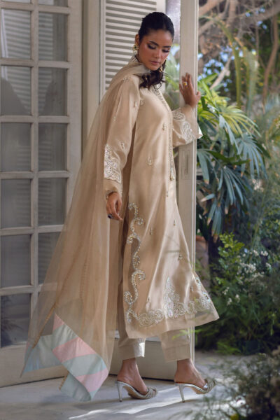 Ladia - Shirt and Pants - Image 5