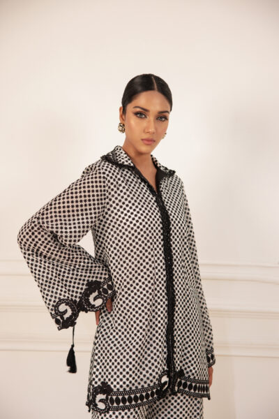 Azra - Image 2