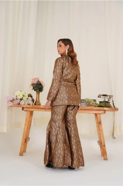 Traditional Suit - Image 6