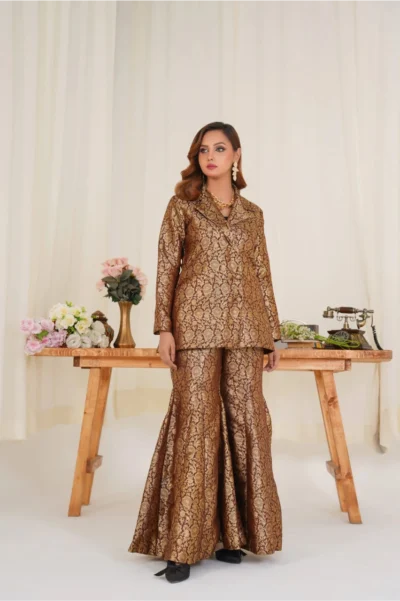 Traditional Suit - Image 4