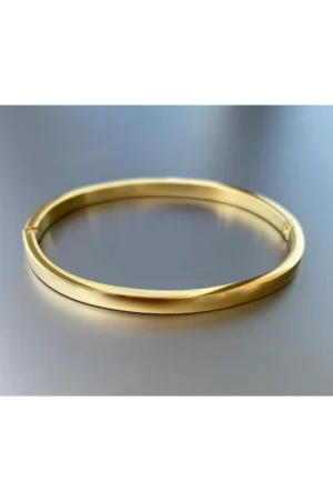Classic Oval Gold Bangle