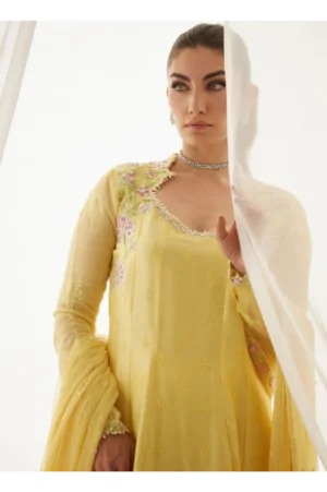Vernie Kalidaar And Dupatta