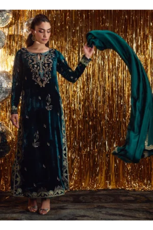 Gleen Forest Green Velvet Shirt And Dupatta