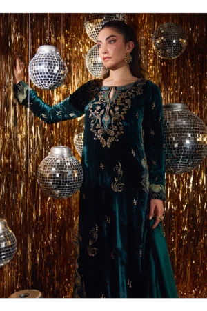 Gleen Forest Green Velvet Shirt And Dupatta
