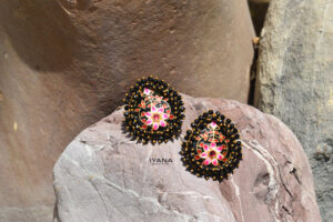 Boond Studs
