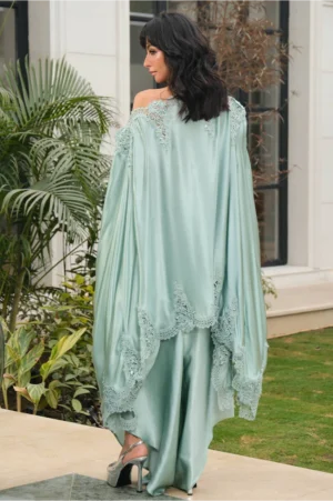 Eirine Cape Set