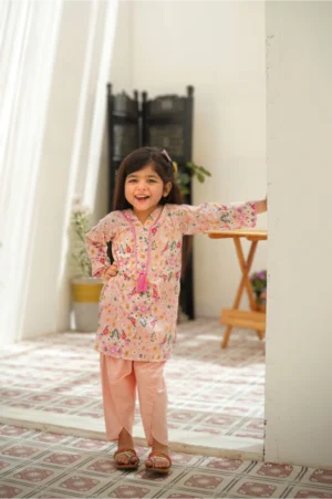 Peach kurta tulip
