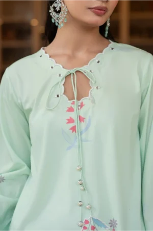 Aaina Bloom