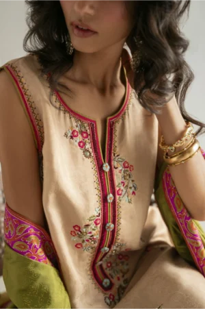 Sandstone Signature Suit