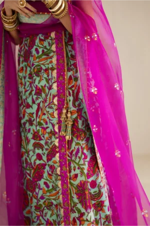 Antique Bronze Sheen Ensemble