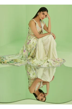Avery Saree