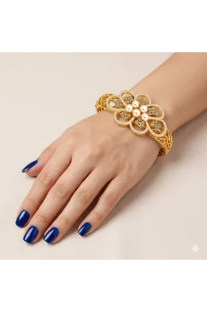 Pearl Bloom Bangle – JBB1017BG