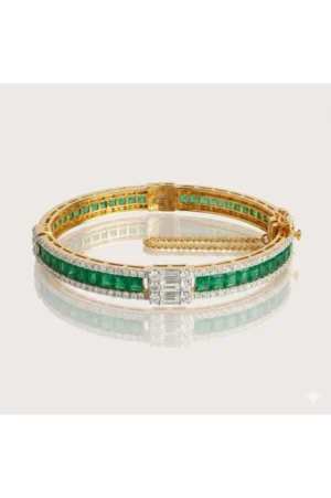 Emerald Elegance Bangle – JBB1031BG