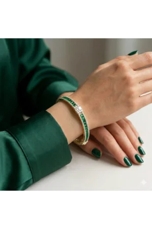 Emerald Elegance Bangle – JBB1031BG