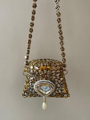 Aura-e-Noor - Treasure World
