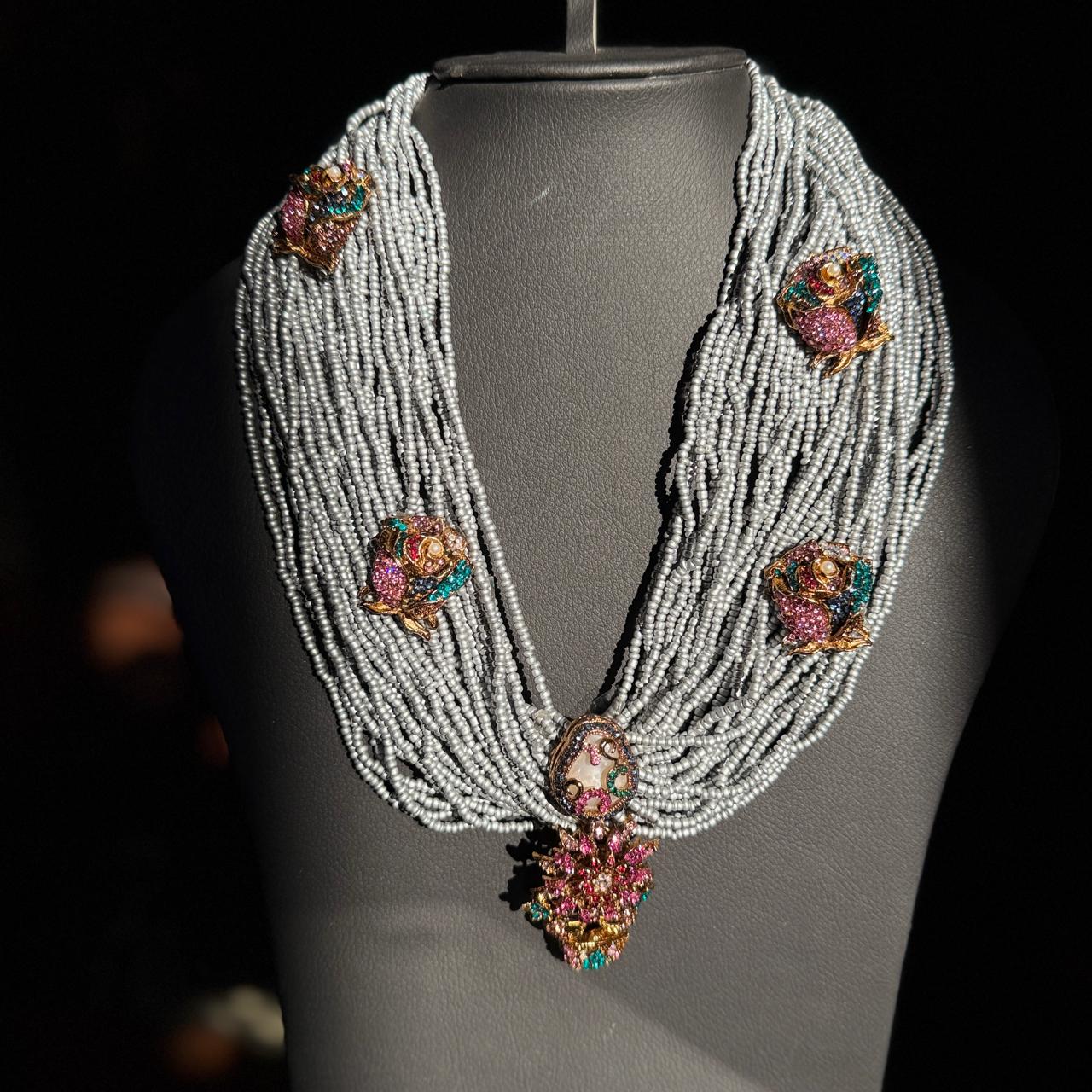 Beaded floral set - Treasure World