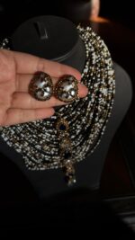 Black and white regalia set - Treasure World