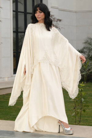 Eirine Cape Set