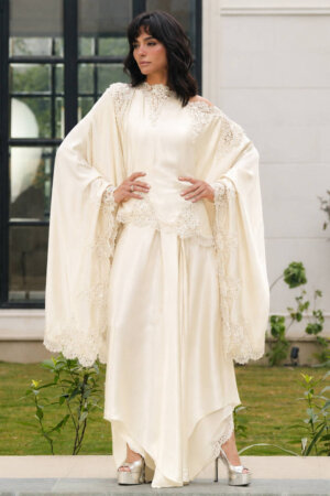 Eirine Cape Set