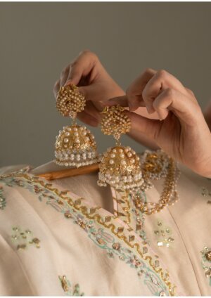 GULZAAR JHUMKI
