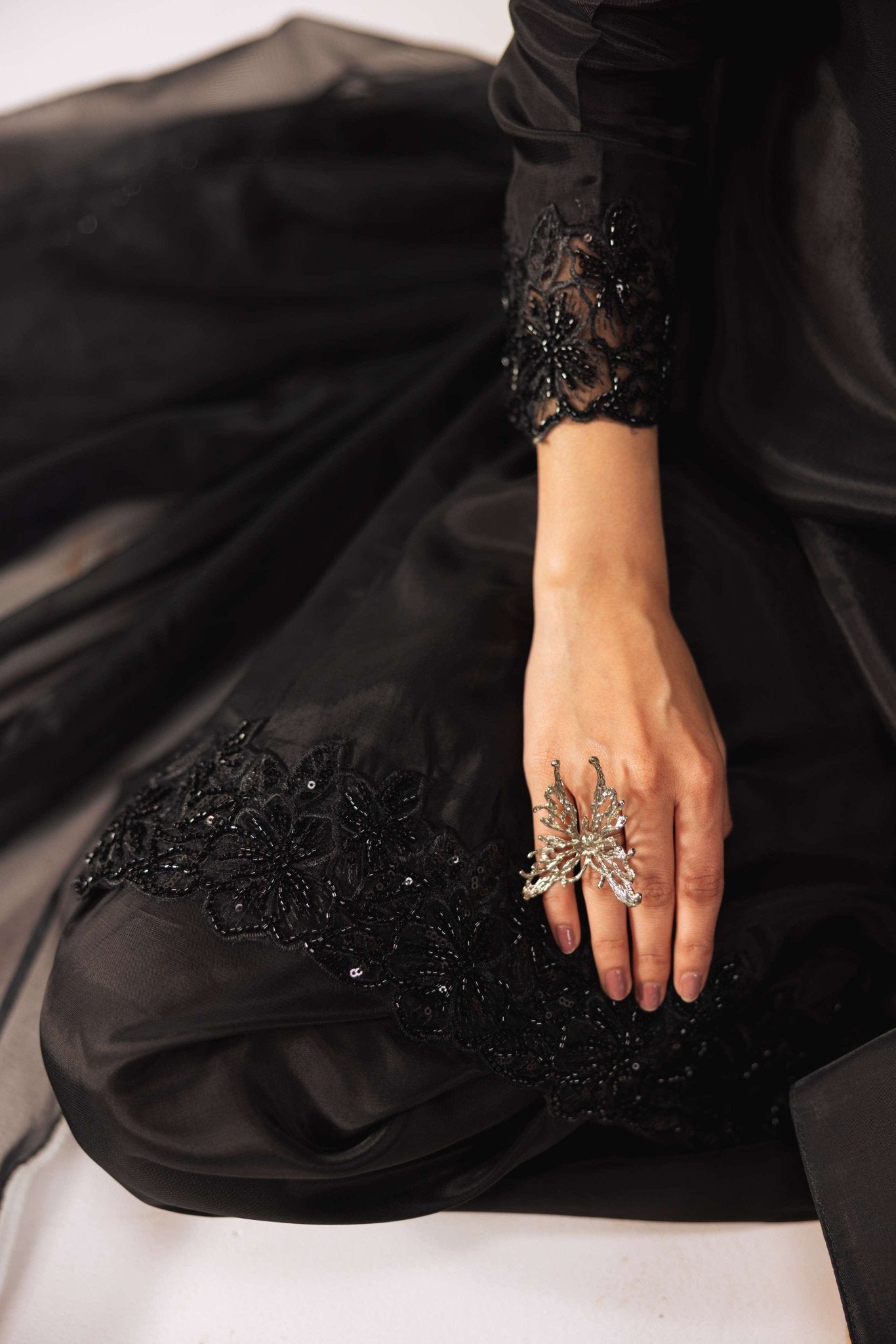 Hoorain - Image 3