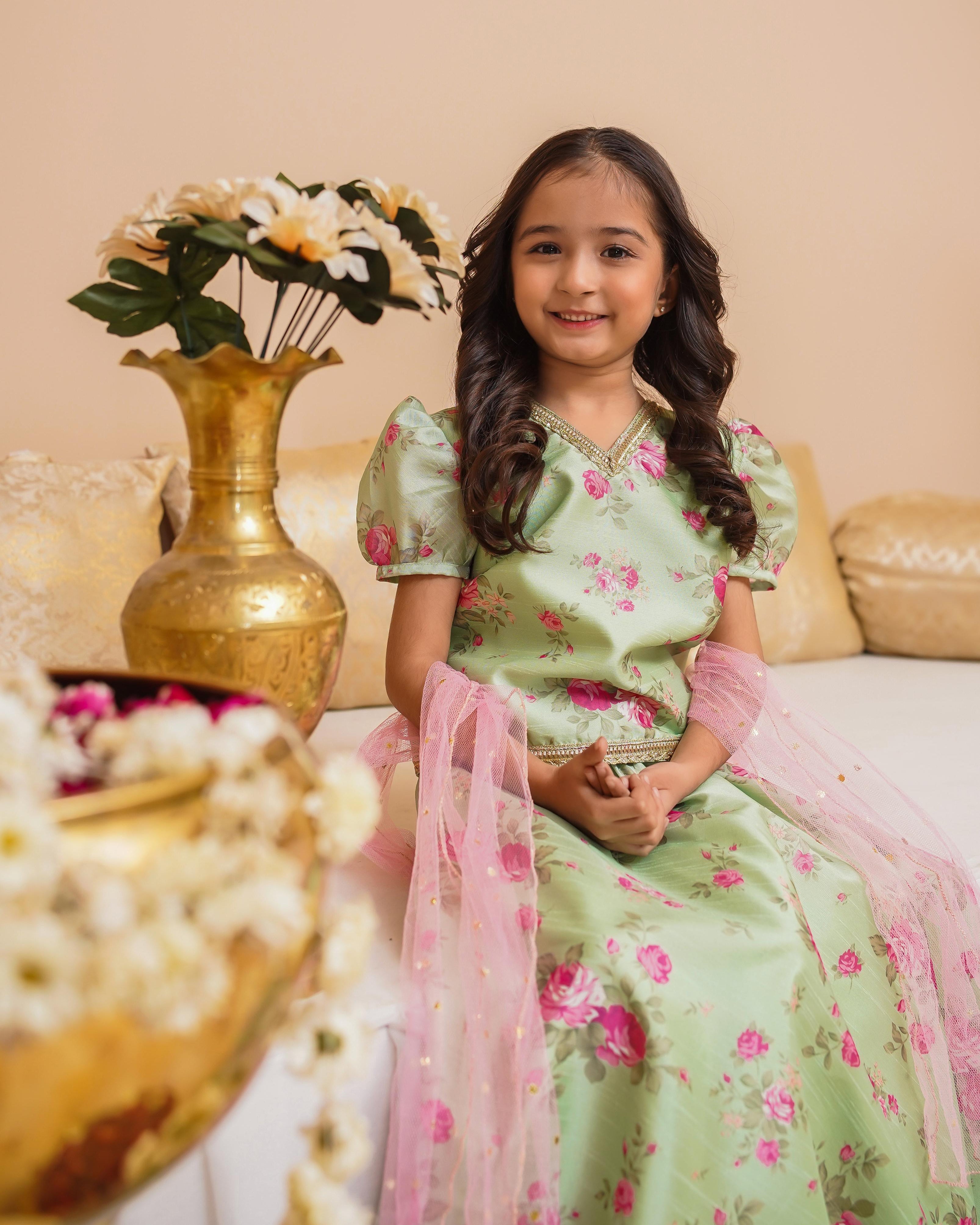 Minted Rose - Girl - Image 4