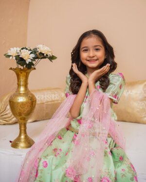Minted Rose - Girl