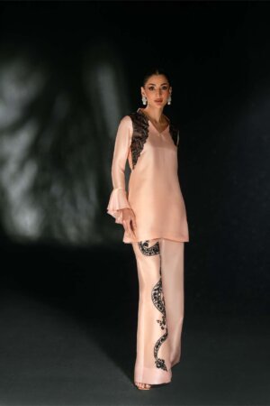 Noire-Soft Pink