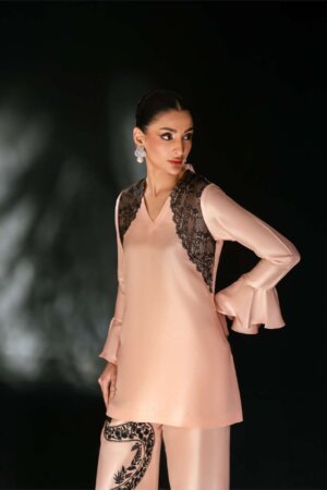 Noire-Soft Pink