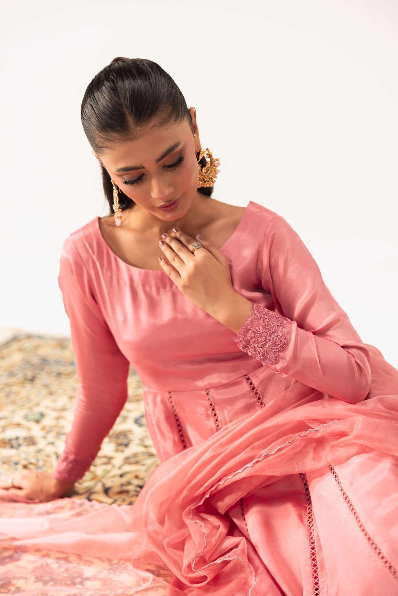 Noor - Image 4