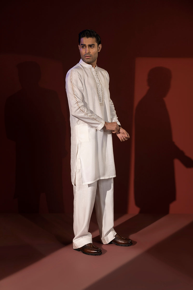 Regal Attire - Image 5