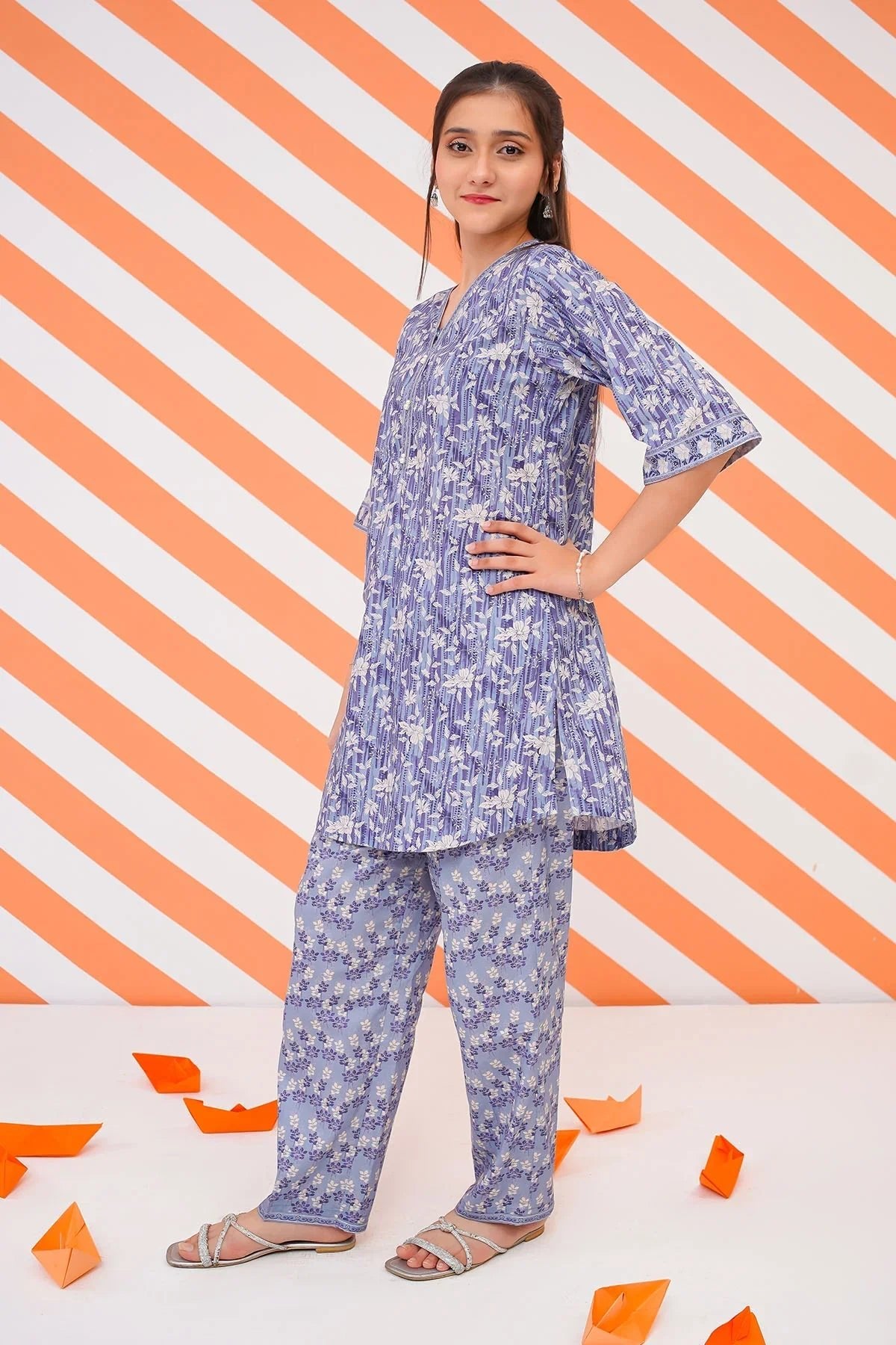 Cotton Lawn Digital Printed 2 Pc Suit - Image 4