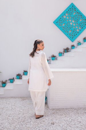 Lily - Summer Basics