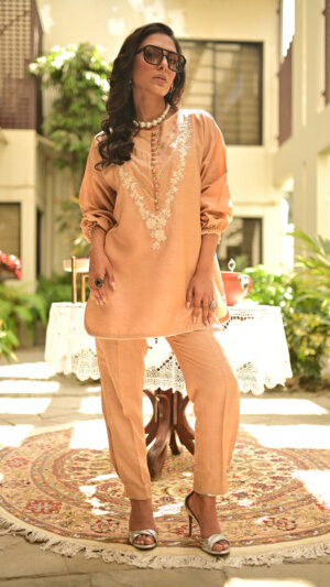 Mocha with Khari Shalwar