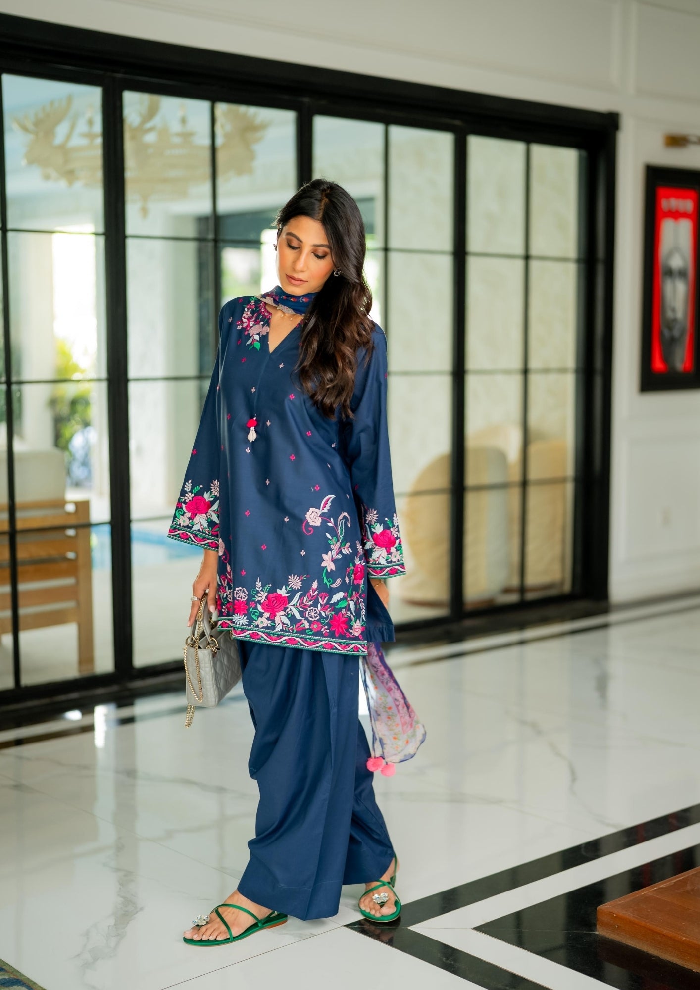 Midnight Garden - Hira Sardar - RTD - Image 4